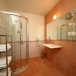 сити Хотел 2*