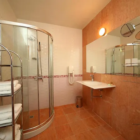 Hotel City Pleven Szálloda 2*