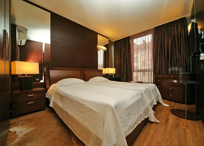 Хотел сити 2*